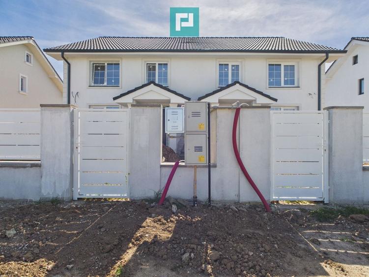 Duplex cu 4 camere cu Teren 305 Mp în Urseni