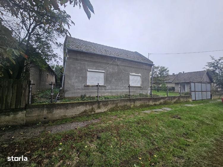 Casă cu 3 camere în Vășad