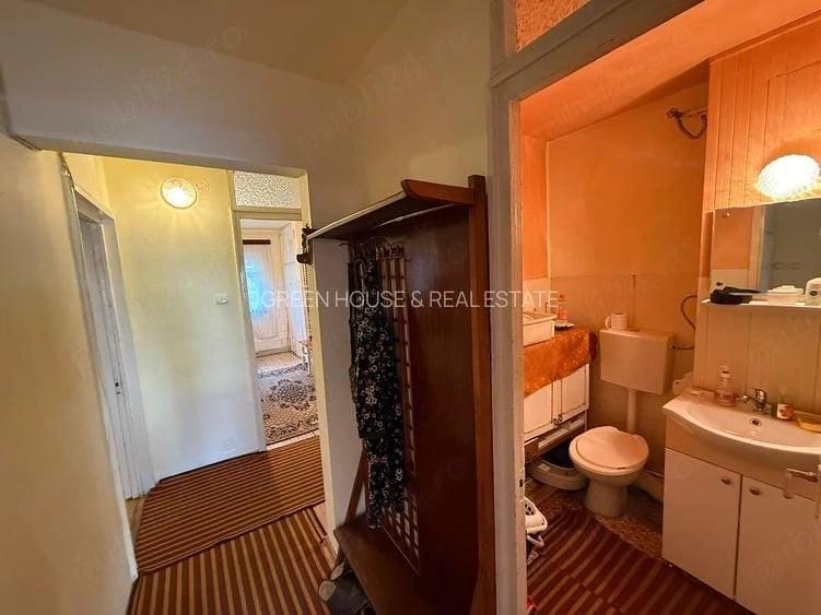 Apartament cu 3 camere decomandat în Piața Centrală
