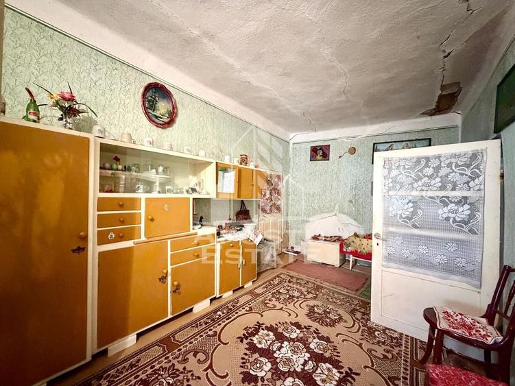 Casă individuală cu 3 camere cu Canalizare în Sânandrei