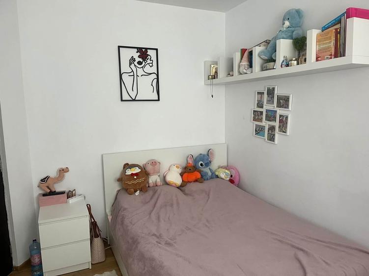 Apartament cu 4 camere decomandat în Central