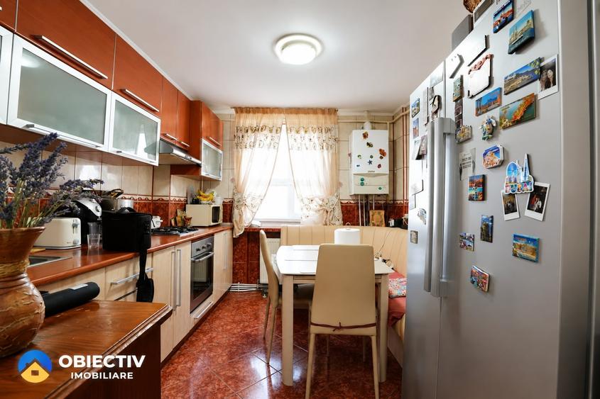 Apartament cu 3 camere decomandat în Mărăței