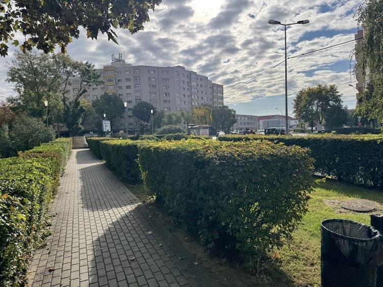 Spațiu comercial, de 140 mp, în Soarelui