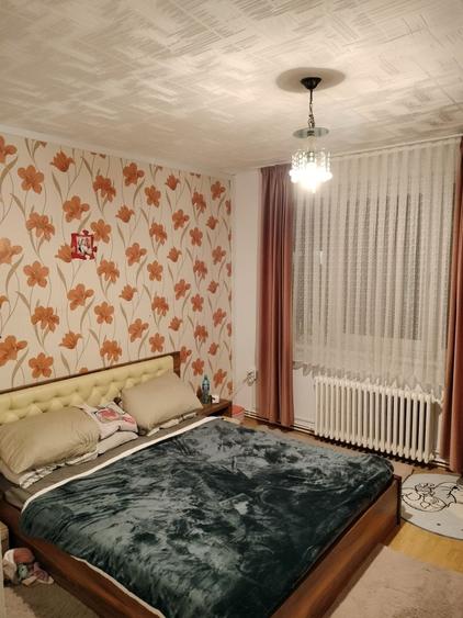 Apartament cu 3 camere în Micro 1