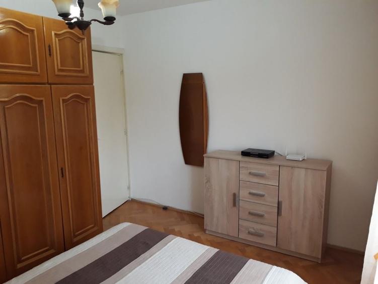 Apartament cu 2 camere decomandat în Girocului