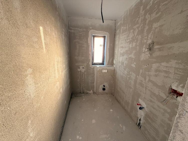 Casă individuală cu 4 camere cu Garaj în Berceni