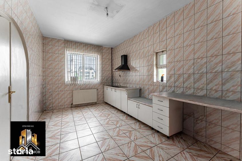 Casă cu 10 camere cu Teren 355 Mp în Bucureștii Noi