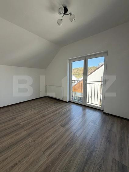 Casă cu 4 camere cu Teren 250 Mp în Central