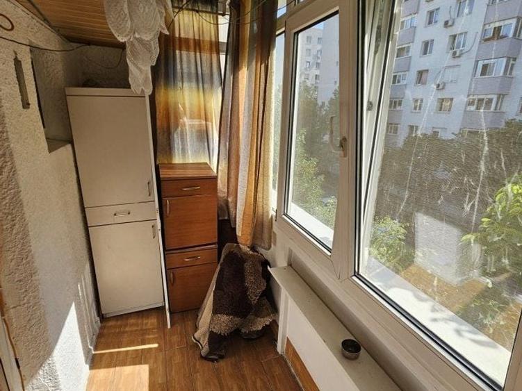 Apartament cu 3 camere decomandat, mobilat în Dristor