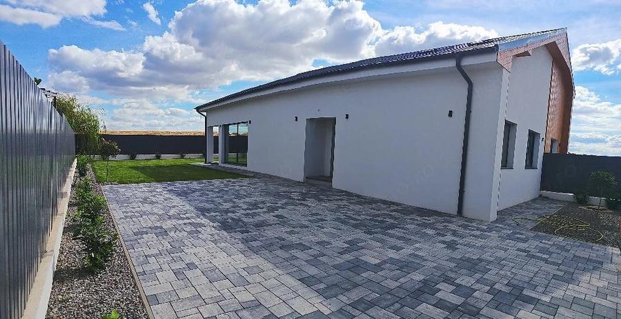 Casă cu Teren 400 Mp în Calea Aradului