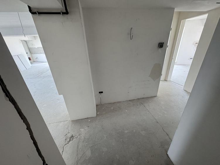 Apartament cu 4 camere decomandat în Tomis Nord