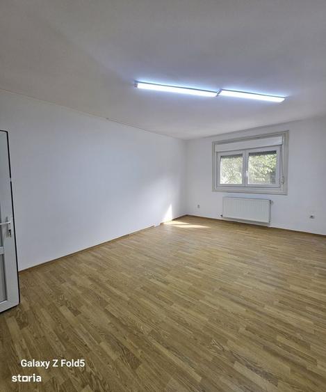 Spațiu comercial, de 150 mp, în Central