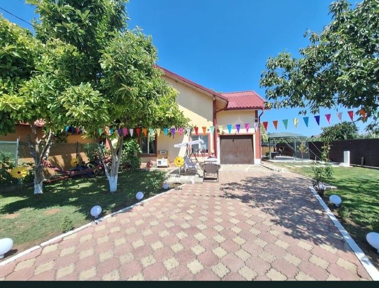 Casă individuală cu 5 camere cu Canalizare în Drăgănescu