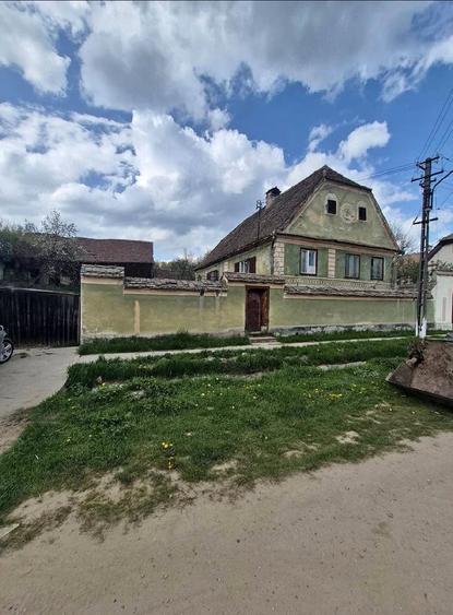 Casă cu 3 camere cu Teren 4000 Mp în Vurpăr