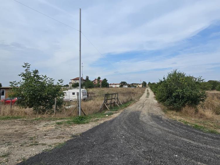 Teren Construcții intravilan de 550 mp, în Periferie