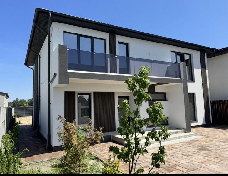 Casă cu 4 camere decomandat în Slătioara