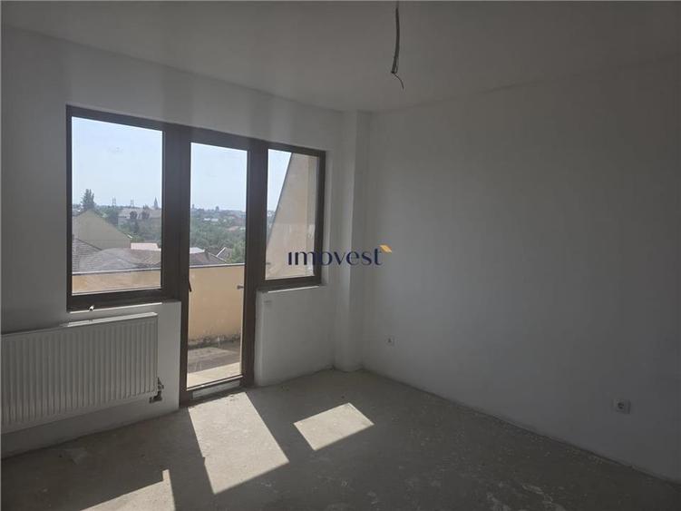 Apartament cu 3 camere decomandat în 14 Mai