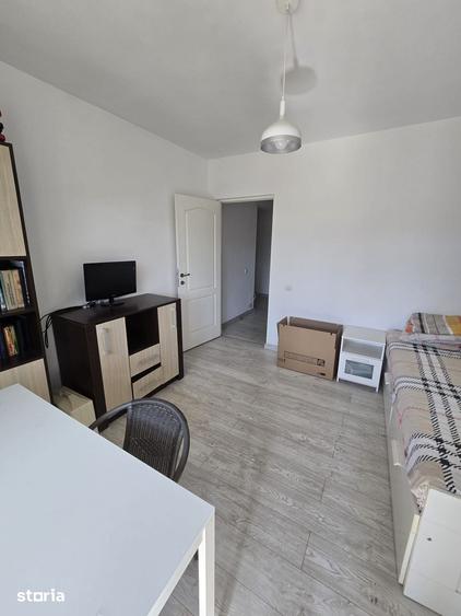 Apartament cu 4 camere semidecomandat în Central