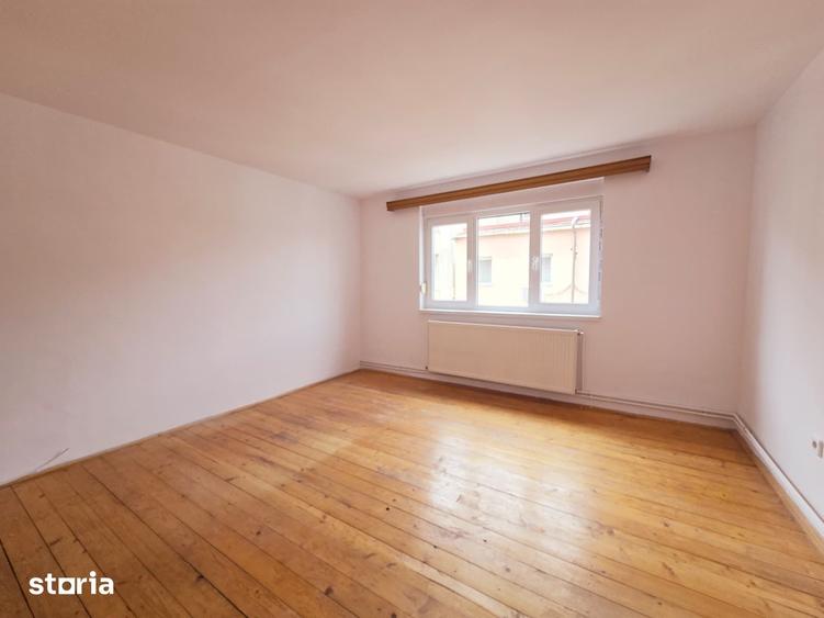 Apartament cu 3 camere în Cotroceni