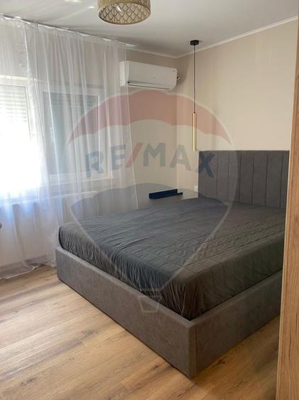 Apartament cu 2 camere decomandat, mobilat în Decebal