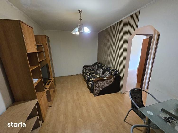Inchiriez apartament 3 camere - 4