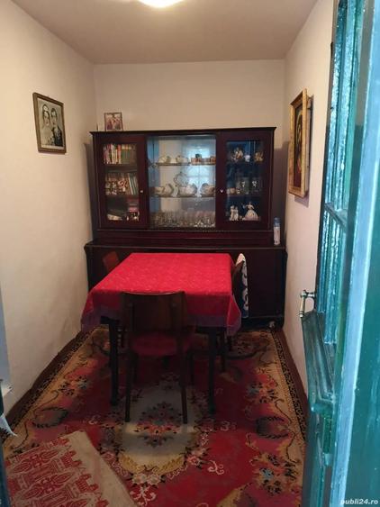Casă cu 5 camere cu Teren 2200 Mp în Seaca