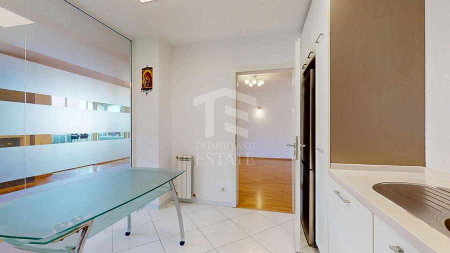 Apartament cu 3 camere decomandat în Pipera