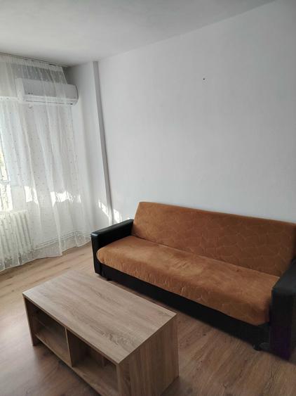 Apartament cu 2 camere semidecomandat în Ultracentral