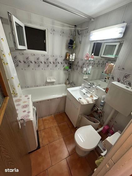Apartament cu 3 camere decomandat în Rahova