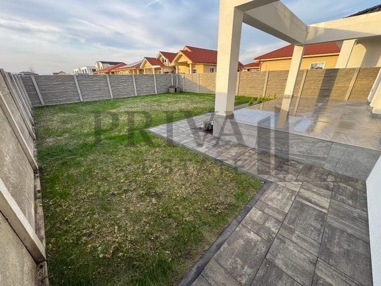 Duplex cu 5 camere cu Canalizare în Dumbrăvița