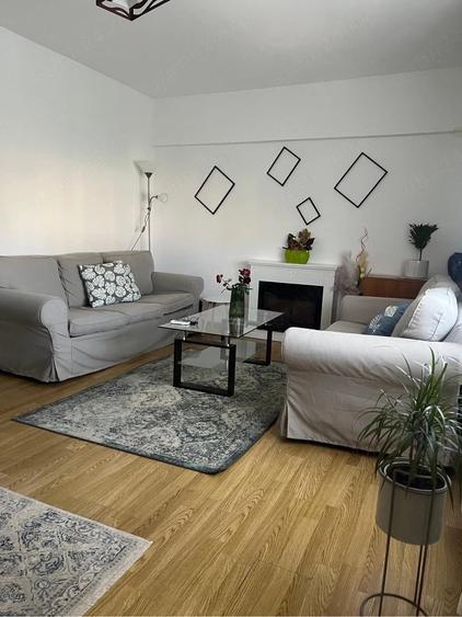 Apartament cu 4 camere decomandat în Central