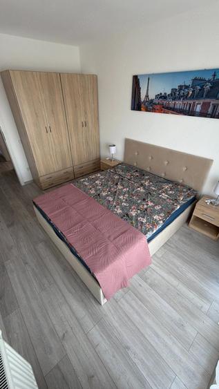 Apartament cu 2 camere decomandat în 1 Decembrie