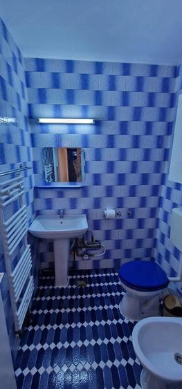 Apartament cu 4 camere decomandat în Calea București