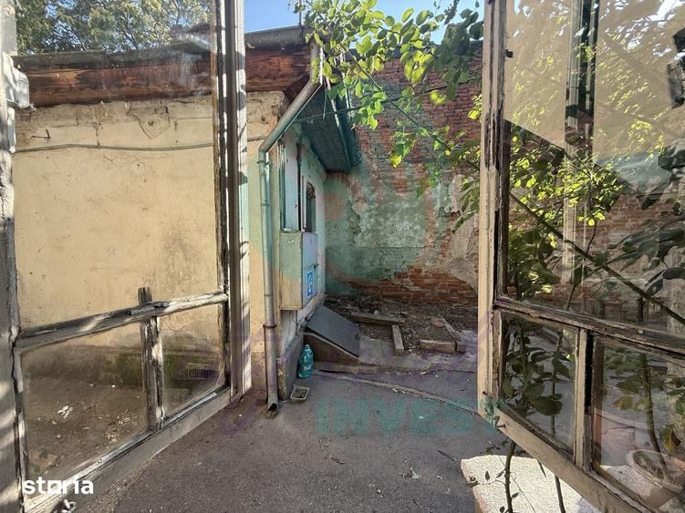 Casă cu 5 camere cu Teren 198 Mp în Decebal