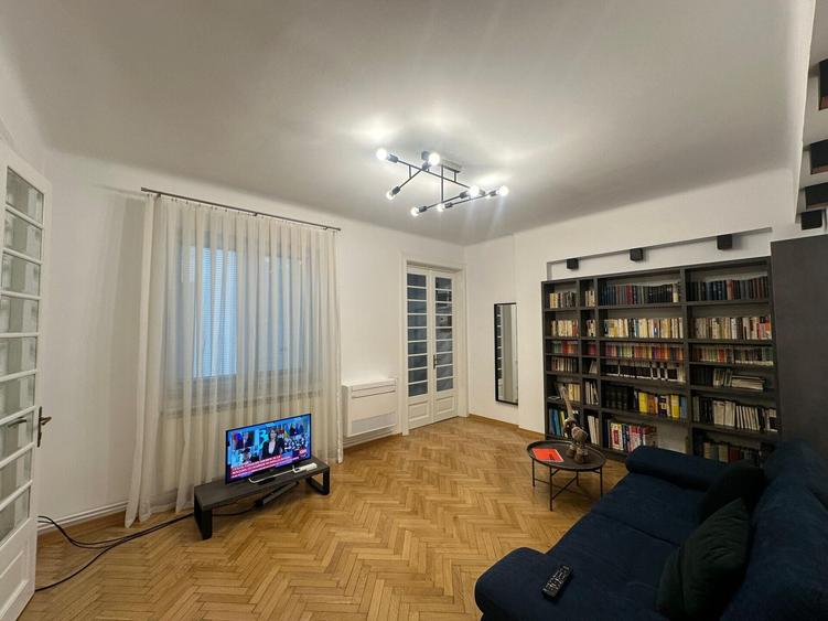Apartament cu 3 camere semidecomandat în Unirii
