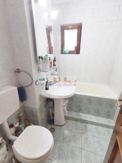 Apartament cu 3 camere decomandat în Banu Manta