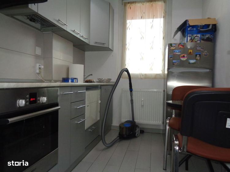 Garsonieră decomandată în UTA
