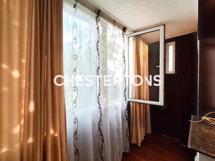 Apartament cu 3 camere semidecomandat, mobilat în Titan