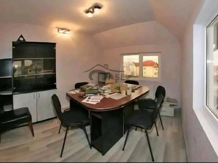Spațiu comercial, de 100 mp, în Central