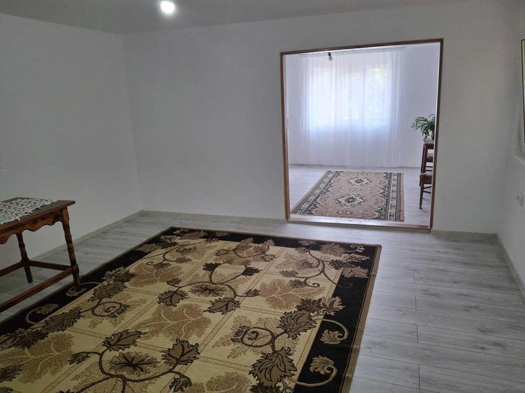 Casă cu 4 camere cu Teren 1200 Mp în Central