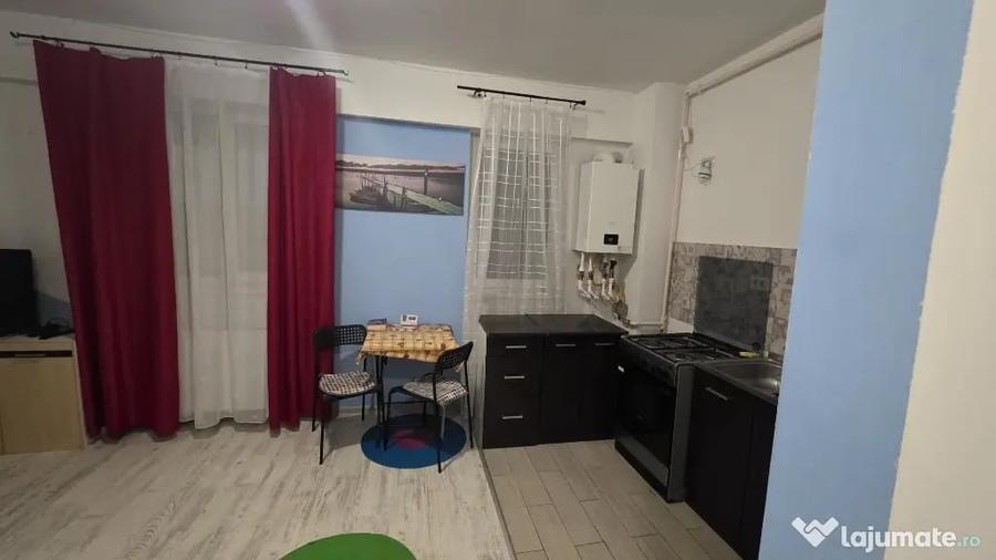 Garsonieră decomandată în Tineretului