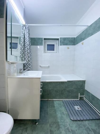 Apartament cu 3 camere decomandat, mobilat în Faleza Nord