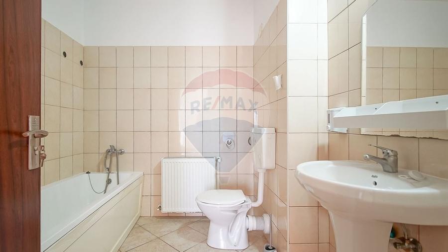 Apartament cu 2 camere semidecomandat în Sânpetru
