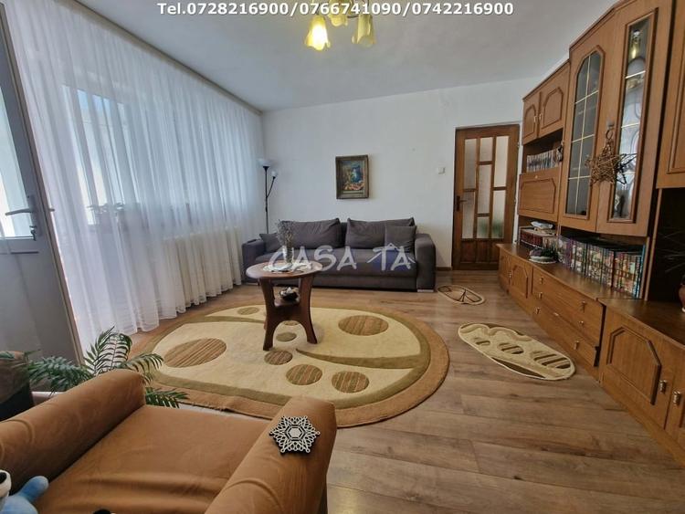 Apartament cu 2 camere semidecomandat, mobilat în 9 Mai