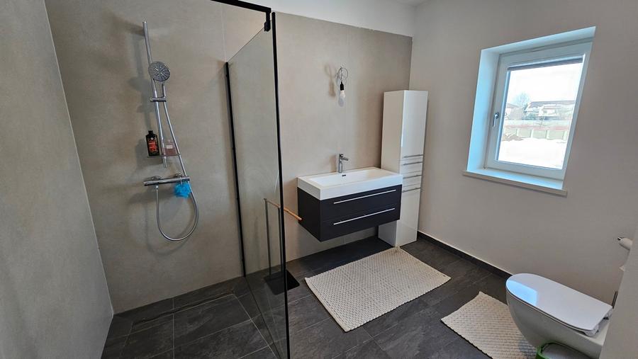 Casă individuală cu 5 camere cu Canalizare în Corbeanca