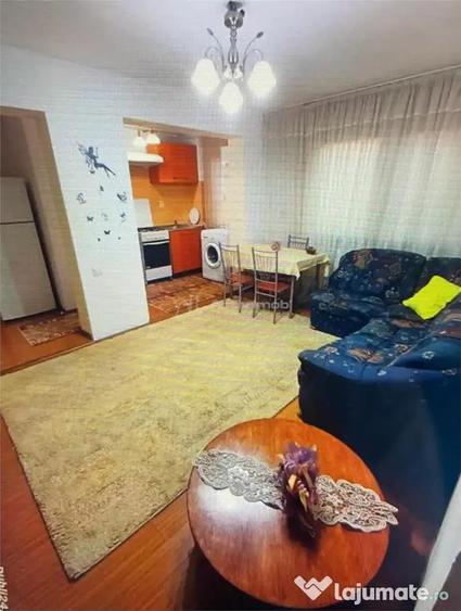 Apartament cu 3 camere semidecomandat în Central