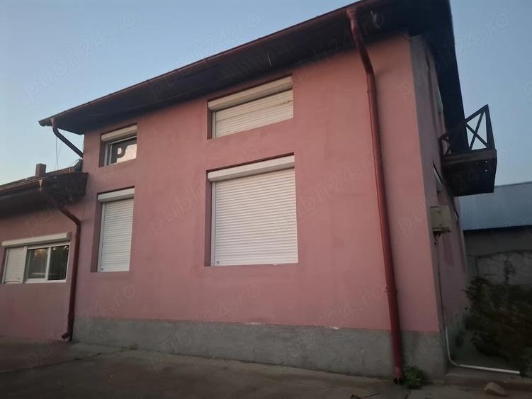 Casă cu 4 camere cu Teren 1800 Mp în Cârna