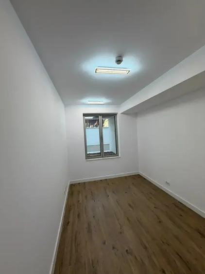 Apartament cu 3 camere semidecomandat în Armeneasca