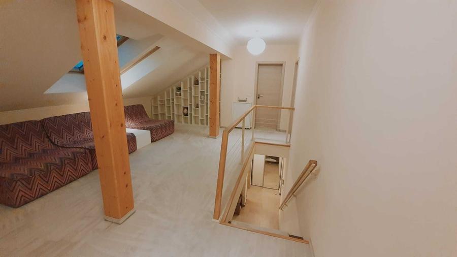 Apartament cu 3 camere decomandat în Dumbrăvița