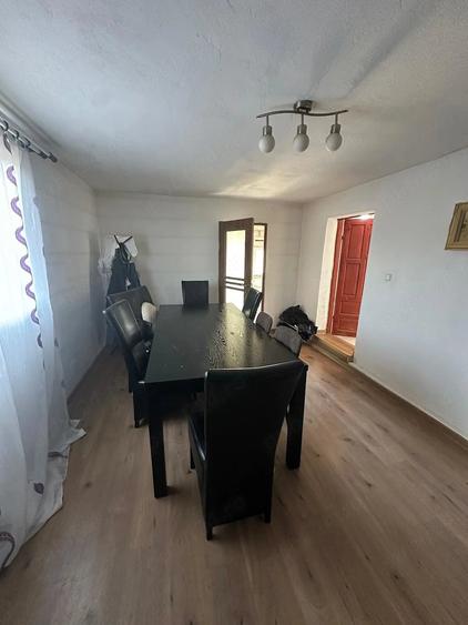 Casă cu 3 camere cu Teren 11510 Mp în Bratova